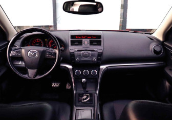 Подержанный автомобиль Mazda 6 Liftback 2012 года (16 фото)