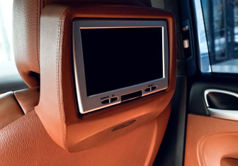Подержанный автомобиль Porsche Cayenne 2007 года (26 фото)
