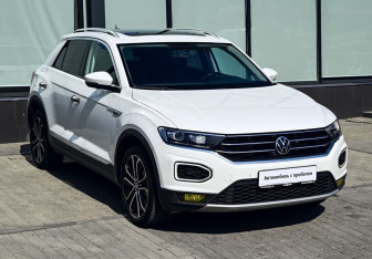 Подержанный автомобиль Volkswagen T-Roc 2021 года (7 фото)