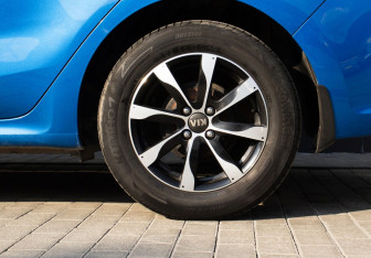 Подержанный автомобиль Kia Rio Sedan 2019 года (21 фото)