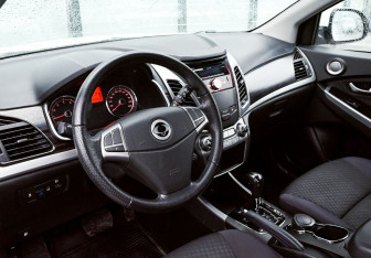 Подержанный автомобиль SsangYong Actyon 2014 года (15 фото)