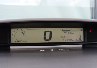 Подержанный автомобиль Citroen C4 Hatchback 2010 года (12 фото)