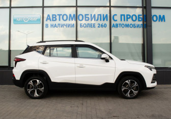 Подержанный автомобиль Москвич 3 2024 года (6 фото)