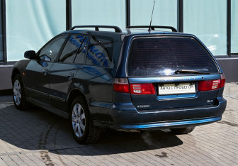 Подержанный автомобиль Mitsubishi Galant Wagon 1997 года (3 фото)