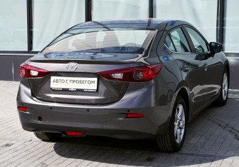 Подержанный автомобиль Mazda 3 Sedan 2017 года (5 фото)