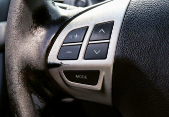 Подержанный автомобиль Mitsubishi Lancer Sedan 2007 года (14 фото)