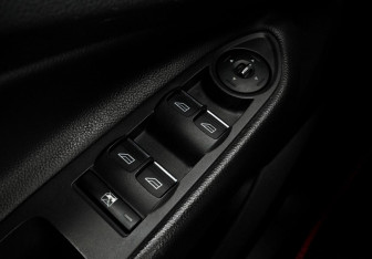 Подержанный автомобиль Ford Kuga 2014 года (12 фото)