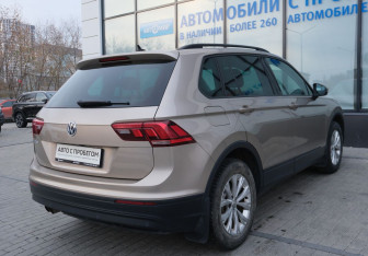 Подержанный автомобиль Volkswagen Tiguan 2018 года (5 фото)
