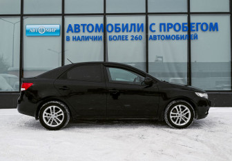 Подержанный автомобиль Kia Cerato Sedan 2010 года (6 фото)