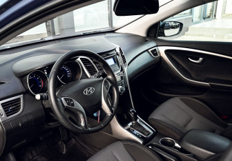 Подержанный автомобиль Hyundai i30 Hatchback 2012 года (14 фото)
