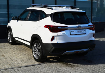 Подержанный автомобиль Kia Seltos 2021 года (3 фото)