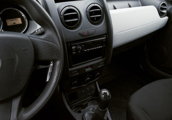 Подержанный автомобиль Renault Duster 2015 года (12 фото)