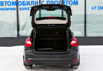 Подержанный автомобиль Ford Focus Hatchback 2011 года (20 фото)