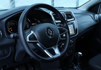 Подержанный автомобиль Renault Sandero 2020 года (9 фото)