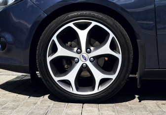 Подержанный автомобиль Ford Focus Hatchback 2013 года (22 фото)