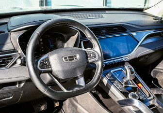 Подержанный автомобиль Geely Atlas Pro 2023 года (15 фото)