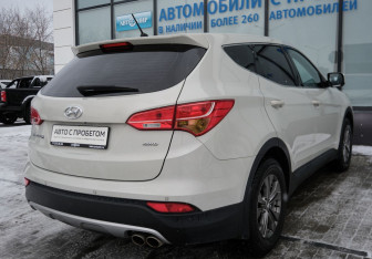 Подержанный автомобиль Hyundai Santa Fe 2013 года (5 фото)