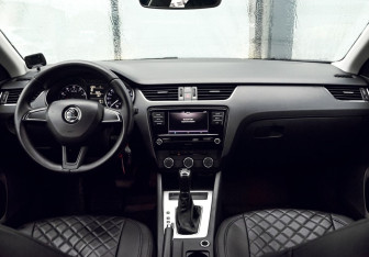 Подержанный автомобиль Skoda Octavia Liftback 2017 года (17 фото)