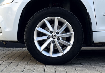 Подержанный автомобиль Skoda Yeti 2017 года (20 фото)