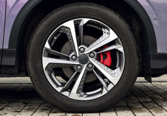 Подержанный автомобиль Geely Coolray 2023 года (24 фото)