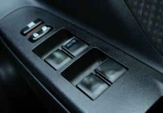 Подержанный автомобиль Toyota Vitz 2018 года (11 фото)