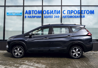 Подержанный автомобиль Mitsubishi Xpander 2022 года (2 фото)