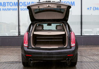 Подержанный автомобиль Cadillac SRX 2011 года (21 фото)
