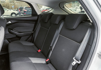 Подержанный автомобиль Ford Focus Hatchback 2011 года (20 фото)