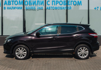 Подержанный автомобиль Nissan Qashqai 2014 года (2 фото)