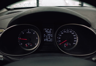 Подержанный автомобиль Hyundai Santa Fe 2012 года (15 фото)