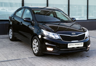 Подержанный автомобиль Kia Rio Sedan 2015 года (7 фото)