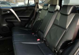 Подержанный автомобиль Toyota RAV4 2014 года (24 фото)