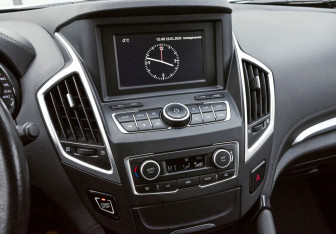 Подержанный автомобиль DongFeng AX7 2018 года (15 фото)