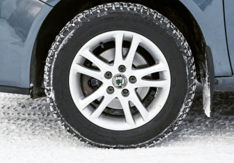 Подержанный автомобиль Skoda Fabia Hatchback 2009 года (18 фото)