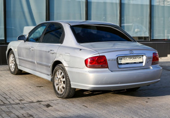 Подержанный автомобиль Hyundai Sonata 2005 года (3 фото)