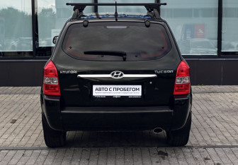Подержанный автомобиль Hyundai Tucson 2007 года (4 фото)