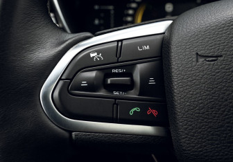 Подержанный автомобиль Geely Atlas Pro 2023 года (12 фото)