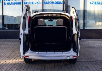 Подержанный автомобиль LADA (ВАЗ) Largus Wagon 2018 года (18 фото)