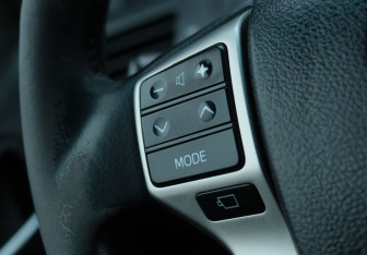 Подержанный автомобиль Toyota Land Cruiser Prado 2010 года (17 фото)