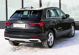 Подержанный автомобиль Audi Q3 2020 года (5 фото)