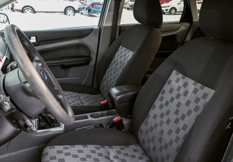 Подержанный автомобиль Ford Focus Sedan 2008 года (9 фото)