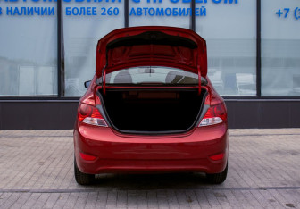 Подержанный автомобиль Hyundai Solaris Sedan 2011 года (18 фото)