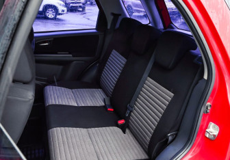 Подержанный автомобиль Suzuki SX4 Hatchback 2010 года (10 фото)