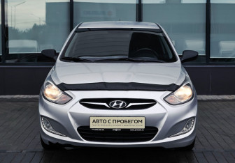 Подержанный автомобиль Hyundai Solaris Sedan 2012 года (19 фото)