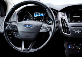 Подержанный автомобиль Ford Focus Sedan 2018 года (15 фото)