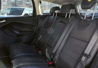 Подержанный автомобиль Ford Kuga 2014 года (17 фото)