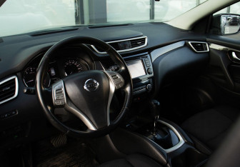 Подержанный автомобиль Nissan Qashqai 2017 года (15 фото)
