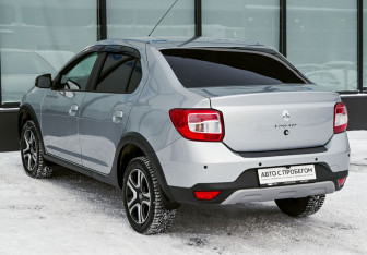 Подержанный автомобиль Renault Logan Sedan 2022 года (3 фото)