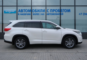 Подержанный автомобиль Toyota Highlander 2014 года (6 фото)