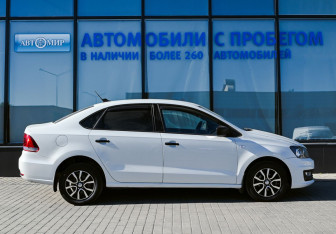 Подержанный автомобиль Volkswagen Polo Sedan 2018 года (6 фото)